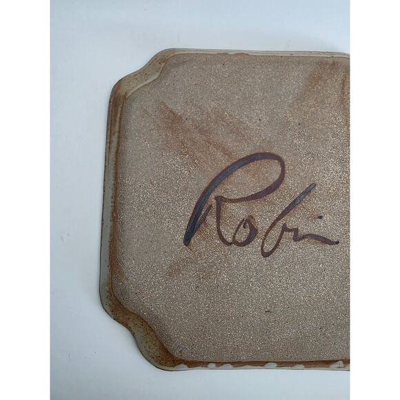 Studio Pottery Plate Signed Robin – 11” Hand-Painted Ceramic - Picture 7 of 9